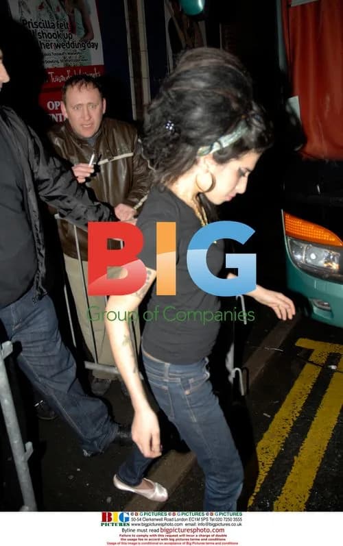 Amy Winehouse meets fans in Blackpool