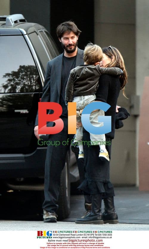 Keanu Reeves Greets Family at Potential House Sale