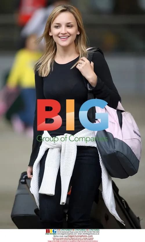 Actress Rachel Leigh Cook at Toronto Airport