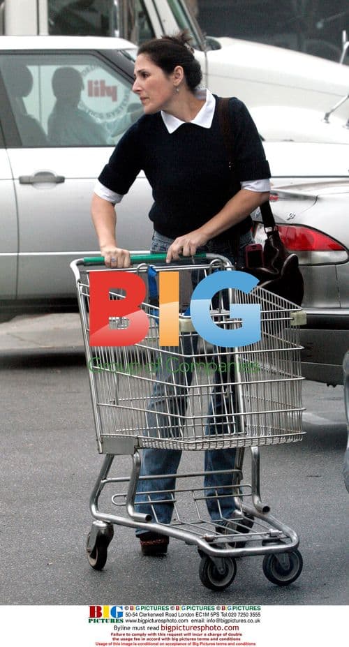 Ricki Lake Goes Grocery Shopping