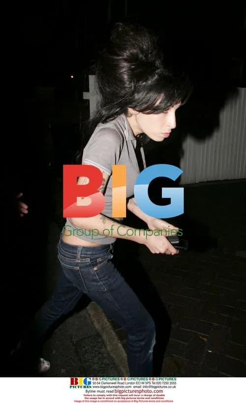Amy Winehouse 3am hotel exit