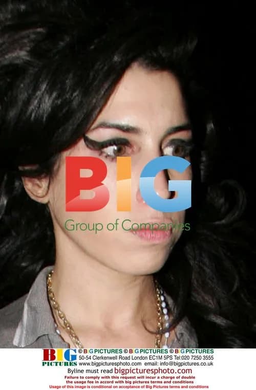 Amy Winehouse 3am Hotel Stroll
