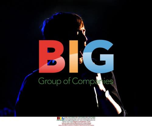 The Kaiser Chiefs Perform in Stockholm