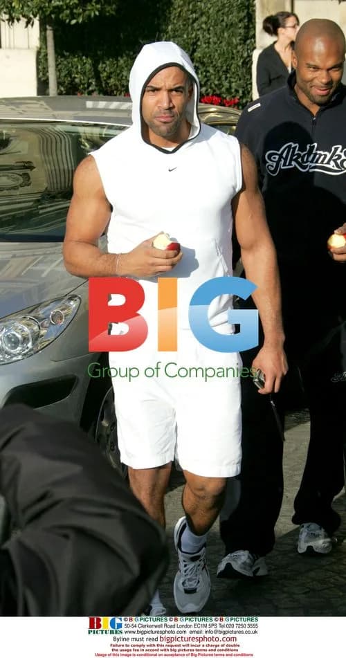 Craig David goes jogging in Paris