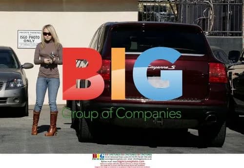 Hayden Panettiere Arrives at Studio