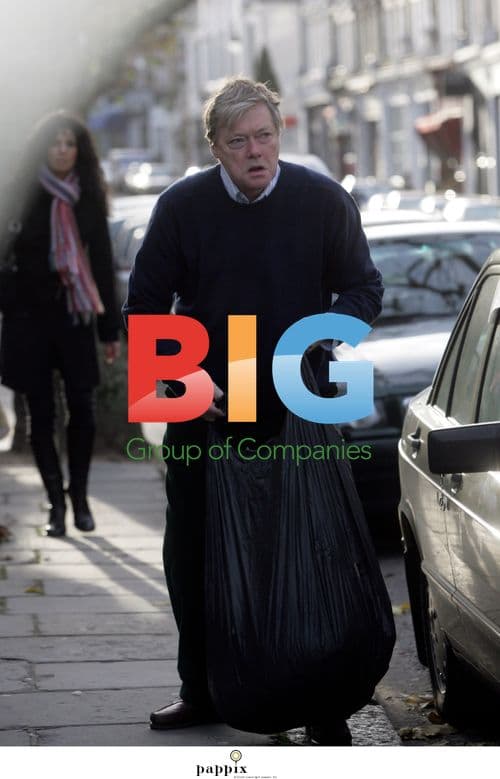 Simon Ward unloading car in London