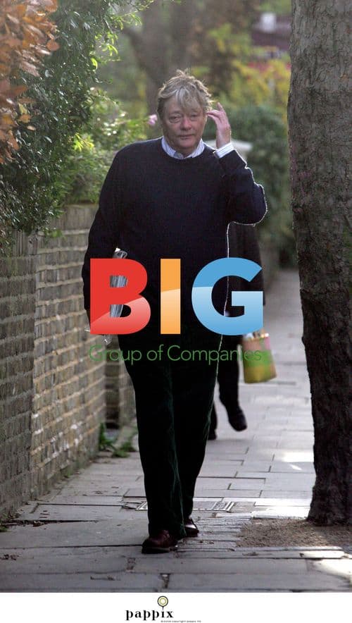 Simon Ward unloading car in London