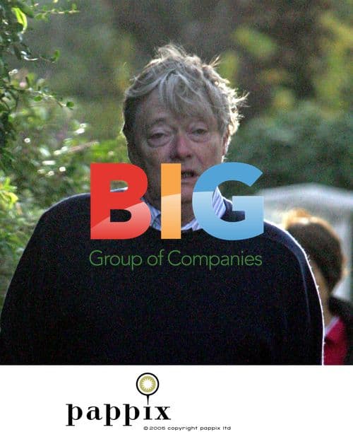 Simon Ward unloading car in London