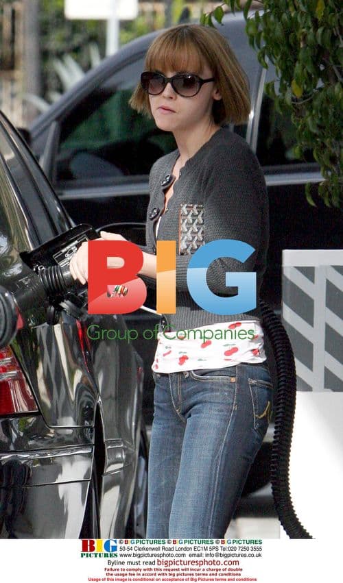 Christina Ricci at Los Angeles Laundromat