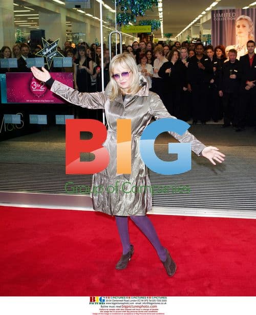 M&S Pantheon Store Opening with Twiggy