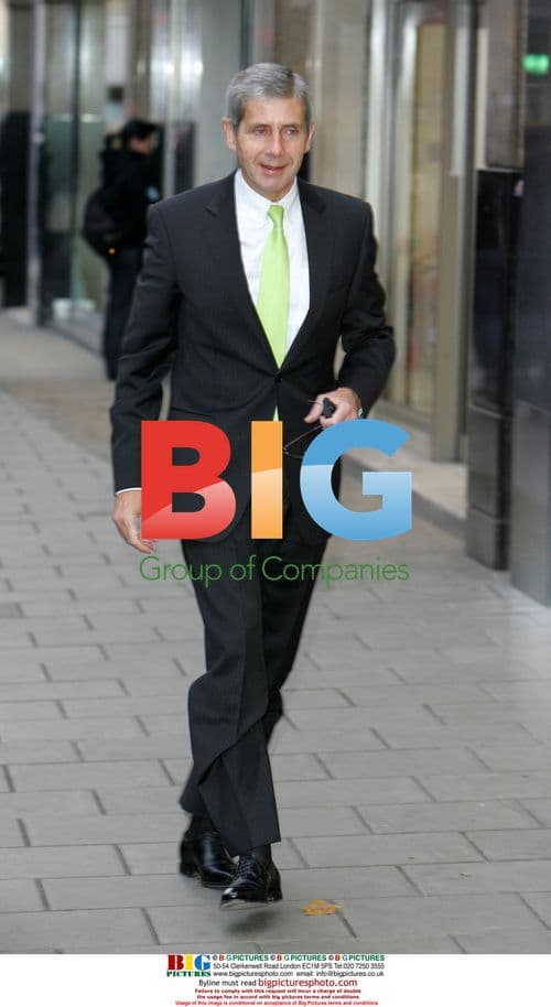 Marks & Spencer CEO and Twiggy unveil store