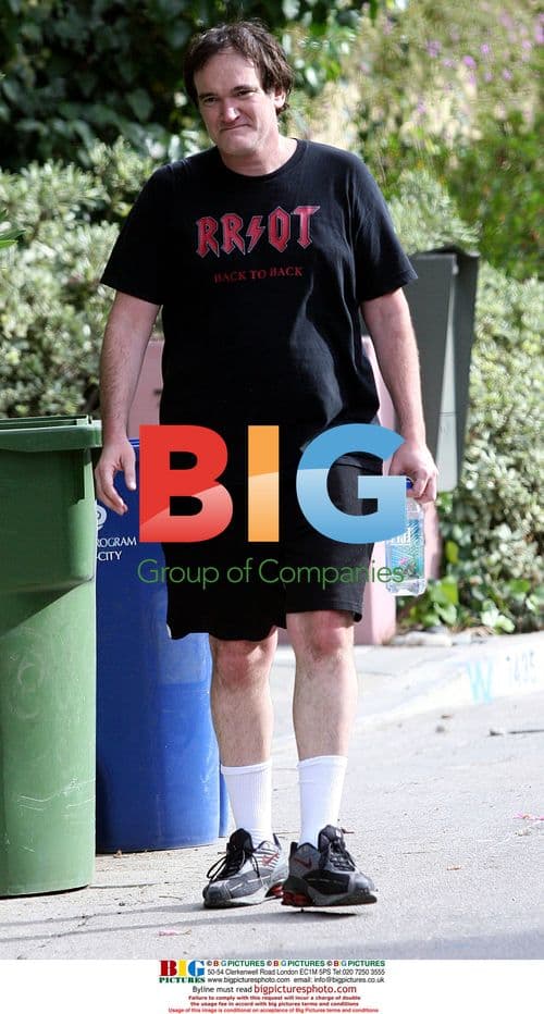 Quentin Tarantino Walks Around Neighborhood