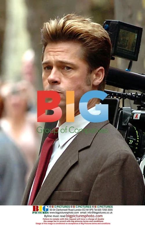 Brad Pitt on Set of "Burn after Reading"