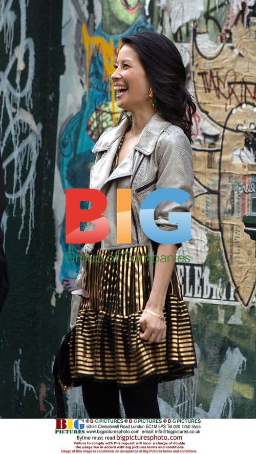 Lucy Liu on set of "Cashmere Mafia"