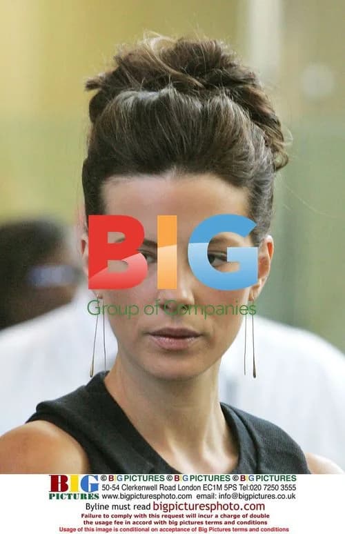 Kate Beckinsale Checked by Airport Security