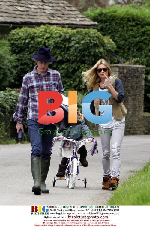 Kate Moss Visits Neighbour in Cotswolds