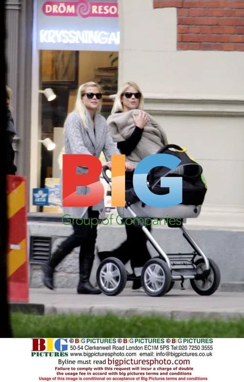 Elin Woods with daughter Sam in Stockholm