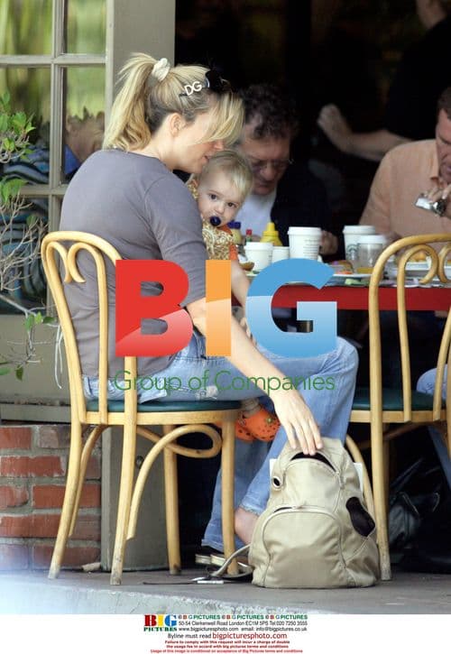 Rod Stewart Shows Off CBE Medal