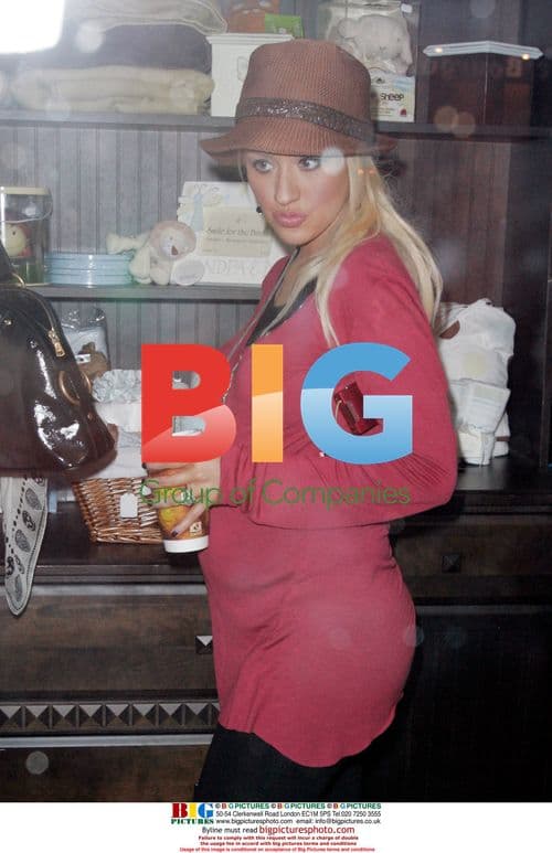 Pregnant Christina Aguilera Shopping for Crib