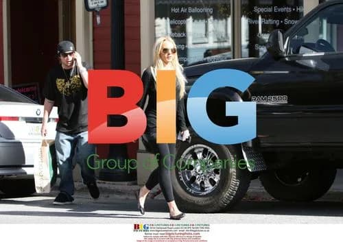 Lindsay Lohan Shopping in Utah