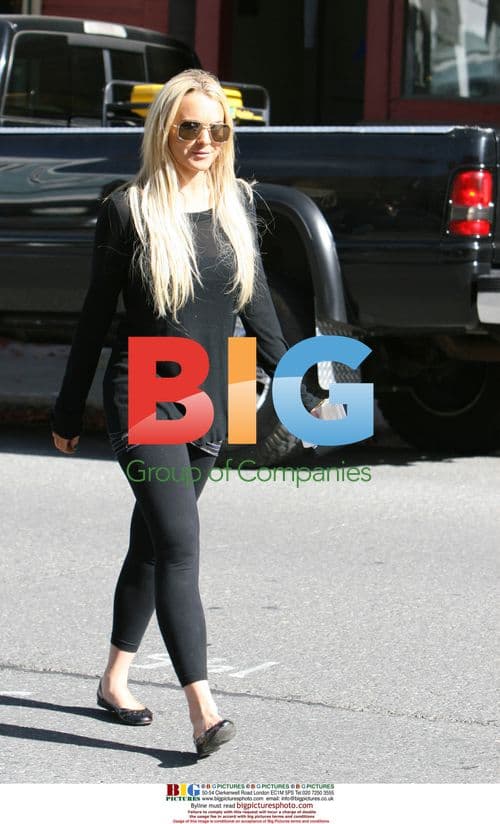 Lindsay Lohan Goes Shopping in Utah