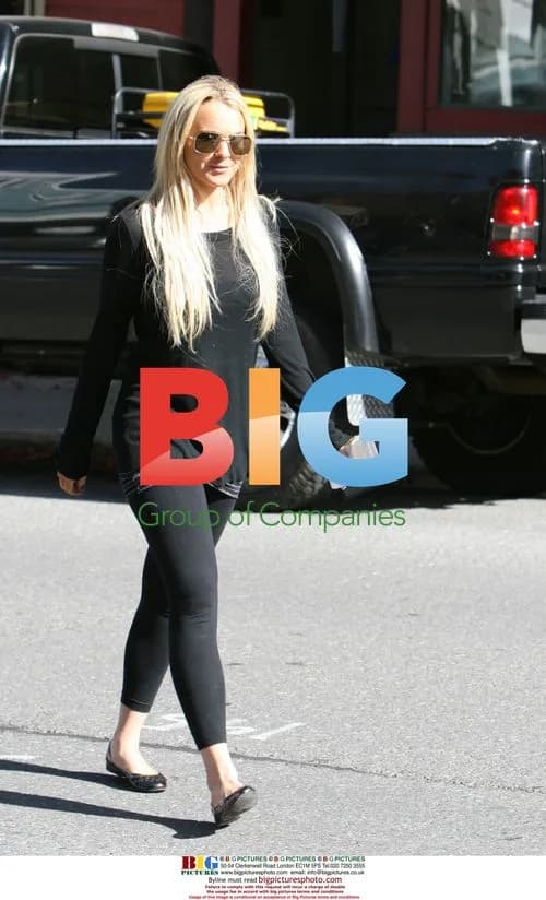 Lindsay Lohan Goes Shopping in Utah