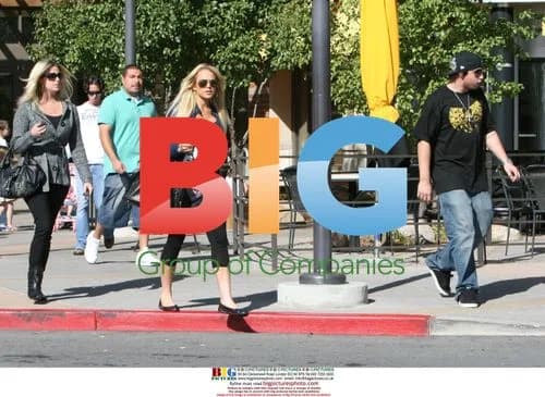 Lindsay Lohan Shopping in Utah
