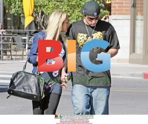 Lindsay Lohan Shopping in Utah
