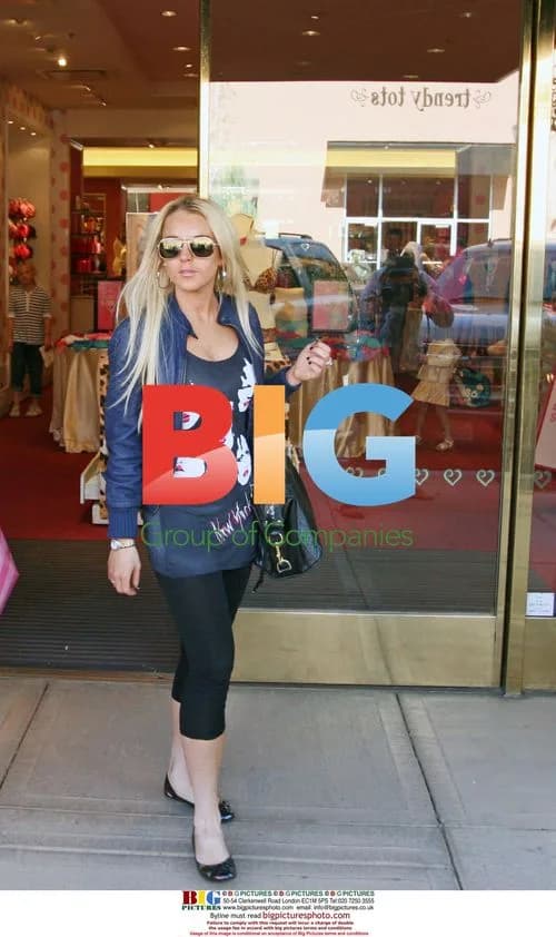 Lindsay Lohan Goes Shopping in Utah