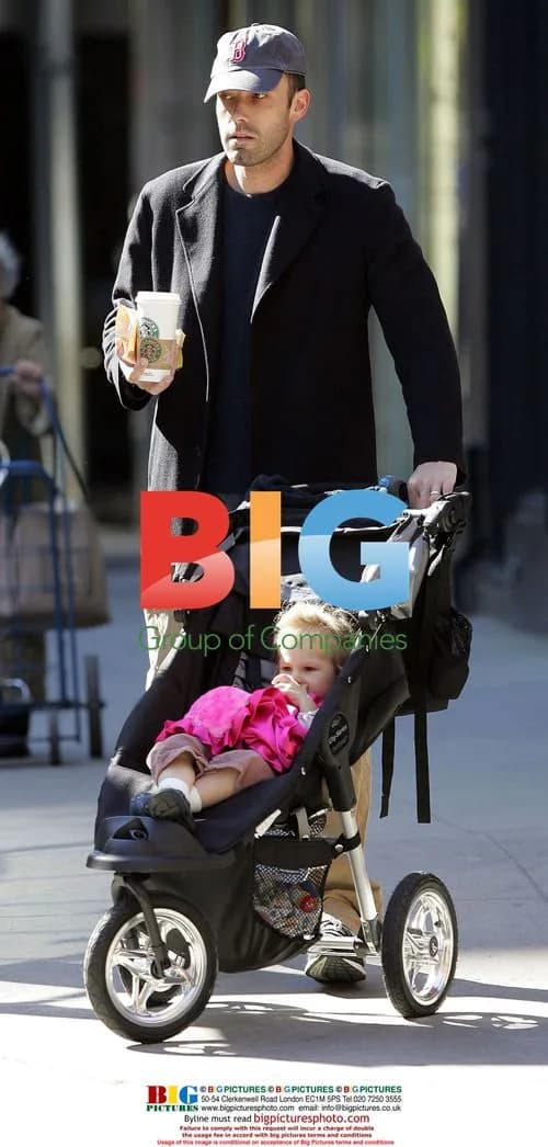 Ben Affleck and Daughter Violet at Starbucks in NYC