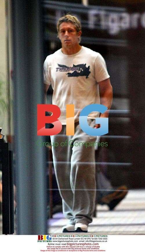 England Rugby Team Relaxes Before World Cup Final