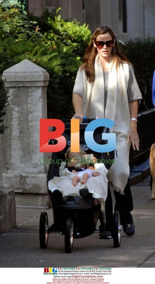 Jennifer Garner and Daughter Violet in Central Park