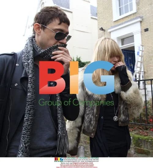 Kate Moss and Jamie Hince Leave London Home