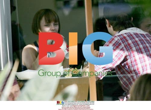 Christina Ricci and friend shop and eat