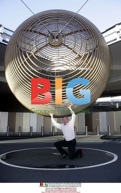 Virgin Atlantic CEO Unveils Fastest Check-in