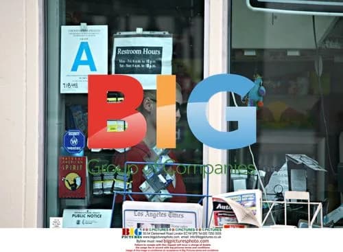 Katherine Heigl Buying Cigarettes