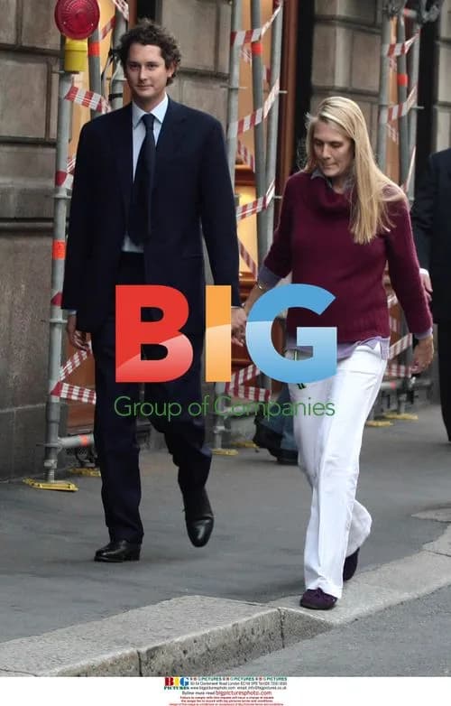 Jaki Elkann and Lavinia Borromeo shopping in Milan