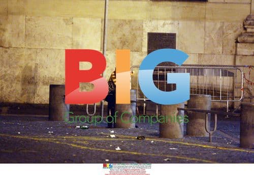 Mena Suvari spotted with new boyfriend in Rome