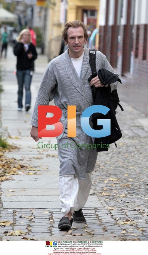 Ralph Fiennes on Set of 'The Reader'