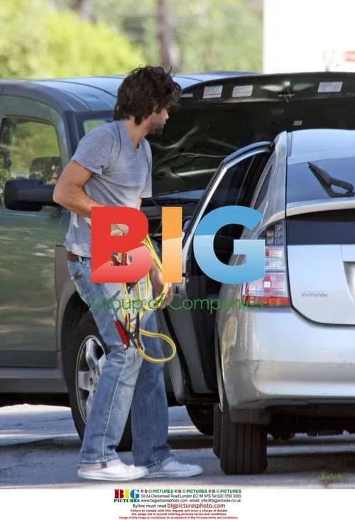 Adrian Grenier Jumps His Car