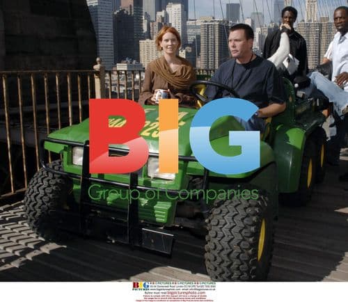 Actress Cynthia Nixon on 'Sex and the City' set