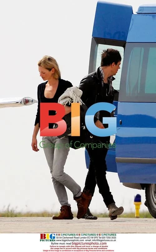 Kate Moss and Jamie Hince board plane after Ibiza party