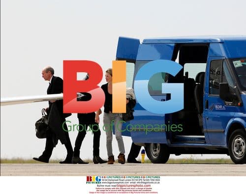 Kate Moss and boyfriend Jamie Hince board plane in Ibiza