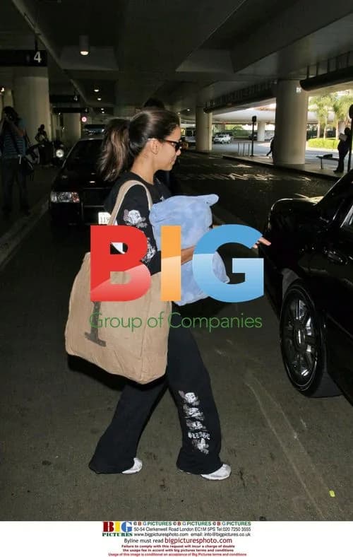 Eva Longoria Carrying FEED Bag