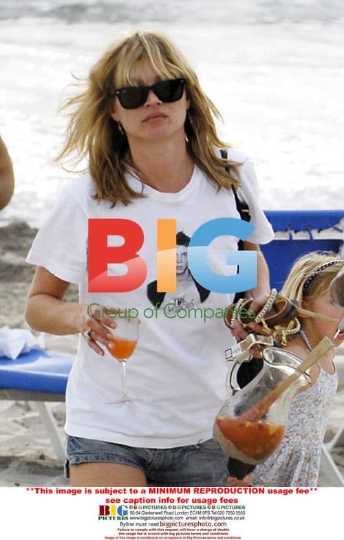 Kate Moss and Jamie Hince's Holiday Break