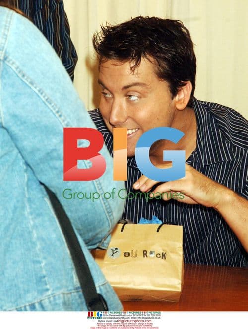 Lance Bass Reacts to Fan Gift