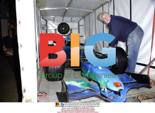 McLaren F1 Car Removal