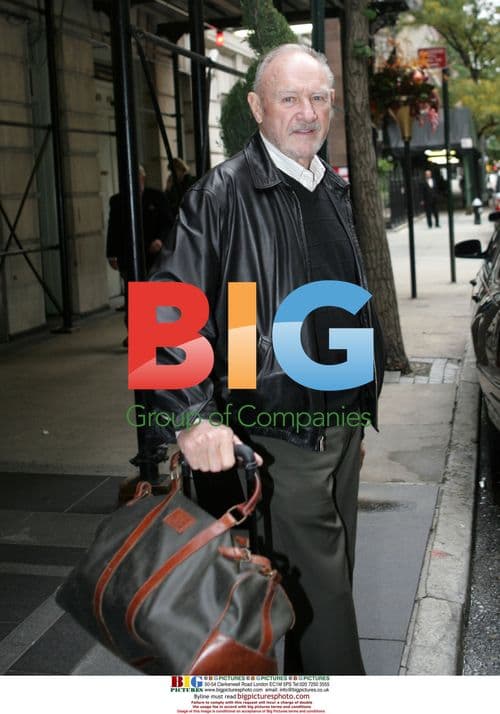 Gene Hackman gives doorman tip