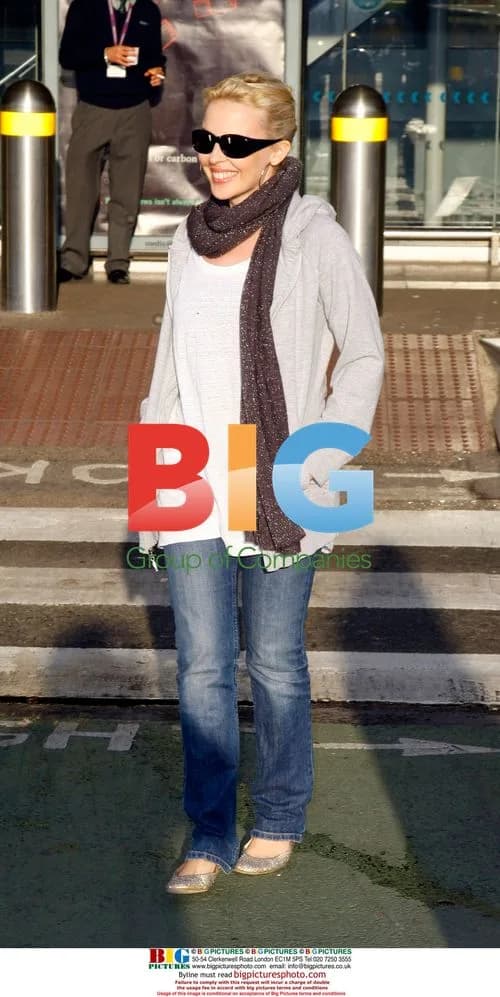 Kylie Minogue Arriving at Airport, London 2007