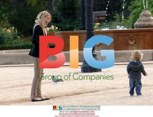 Gwyneth Paltrow with kids in Barcelona